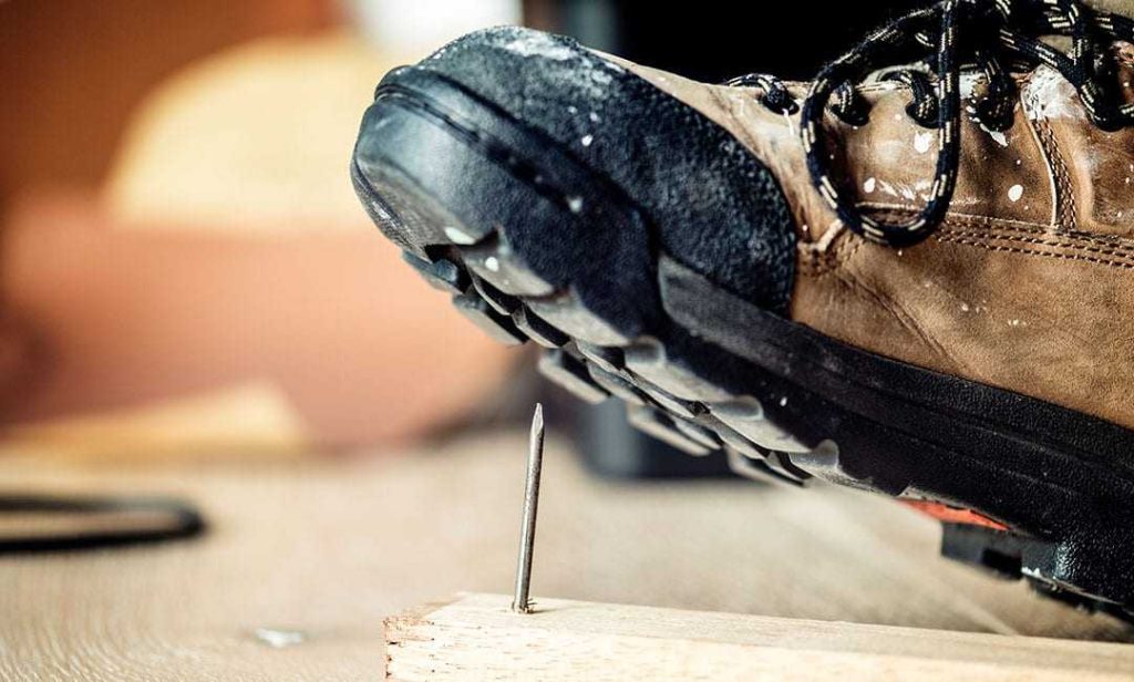 اهمیت استفاده از کفش ایمنی چقدر است ؟